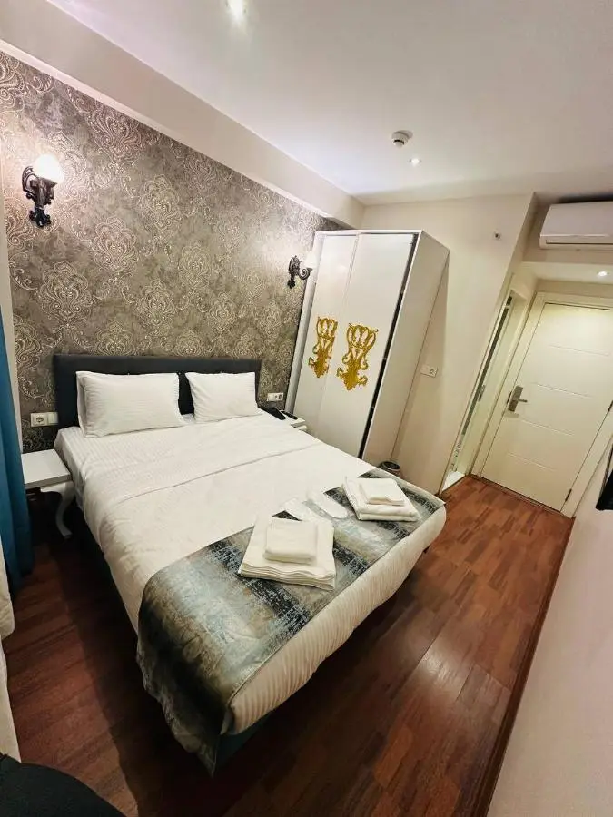 By Historial Hotel Due