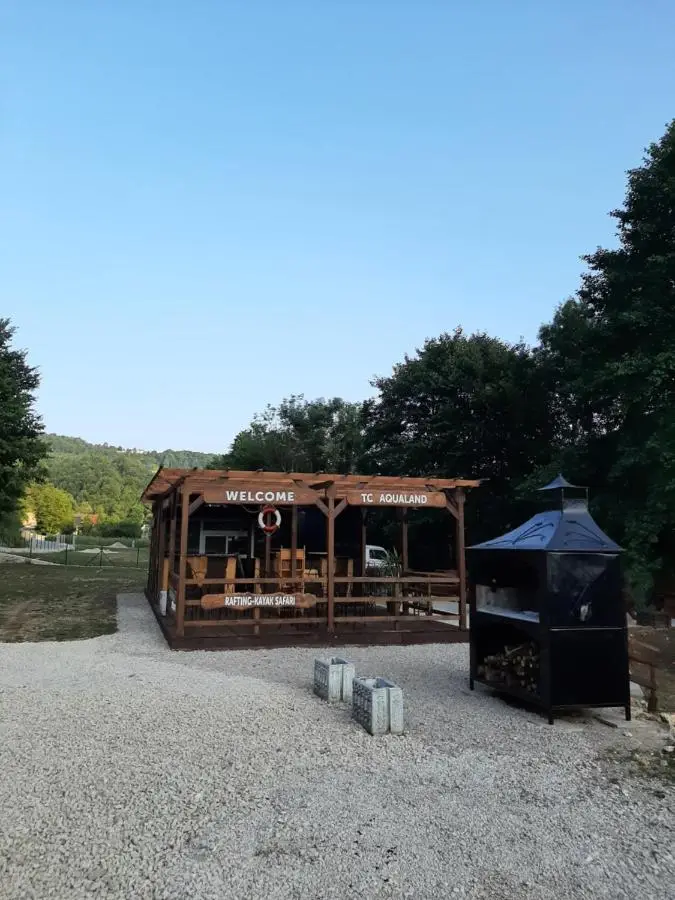 AutoCamp Aqualand