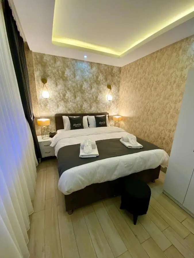 Honey Hotel