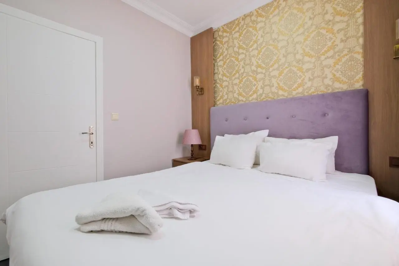 DAHB Luxury Apartments in Talimhane