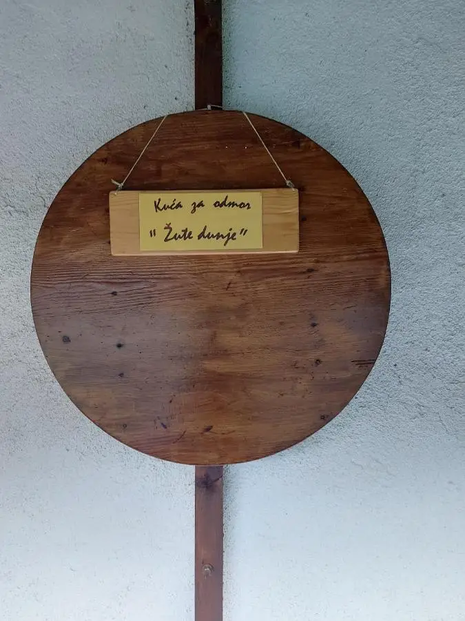 Vikendica Žute dunje Jajce