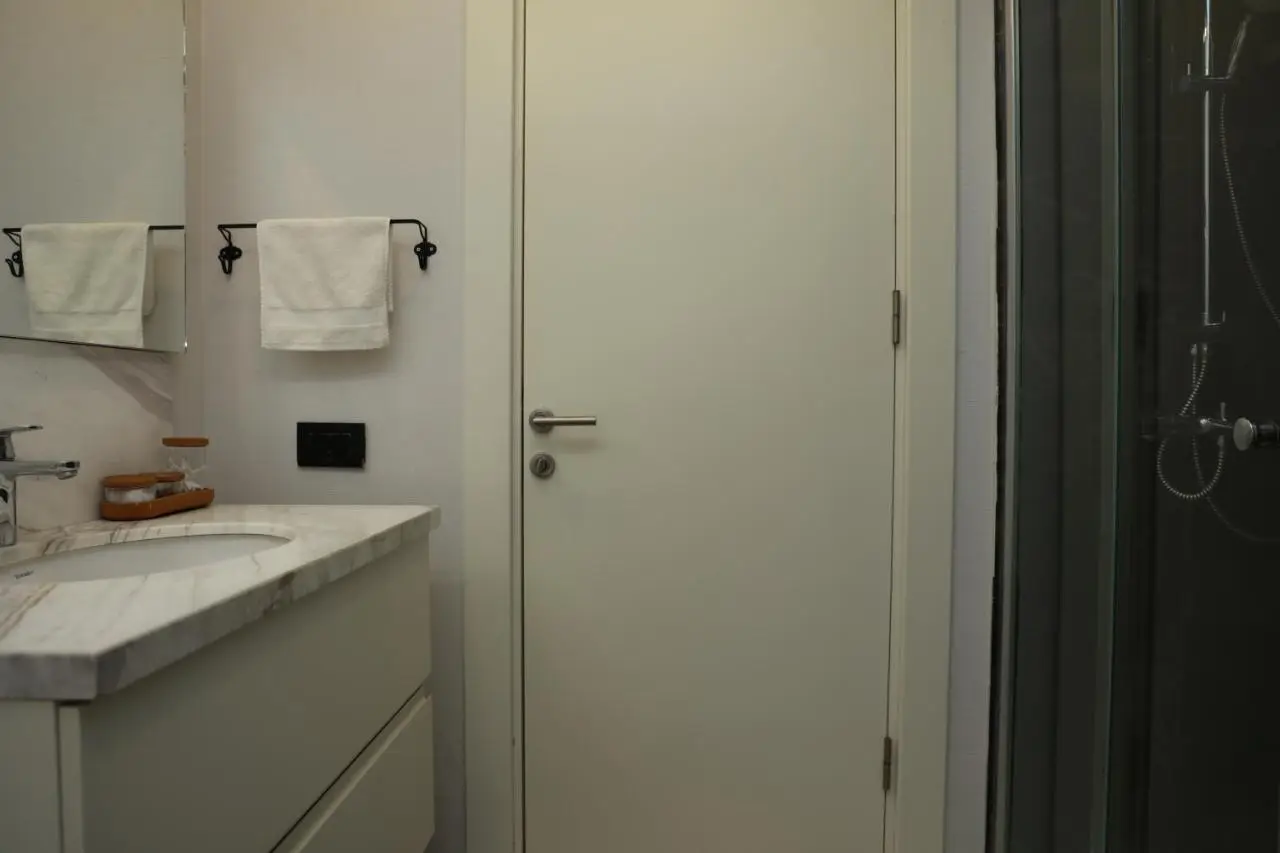 Deluxe 2BR Apartment Balcony 420