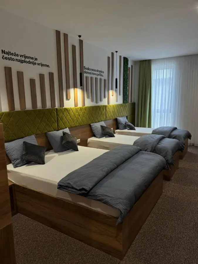 Hostel Tron