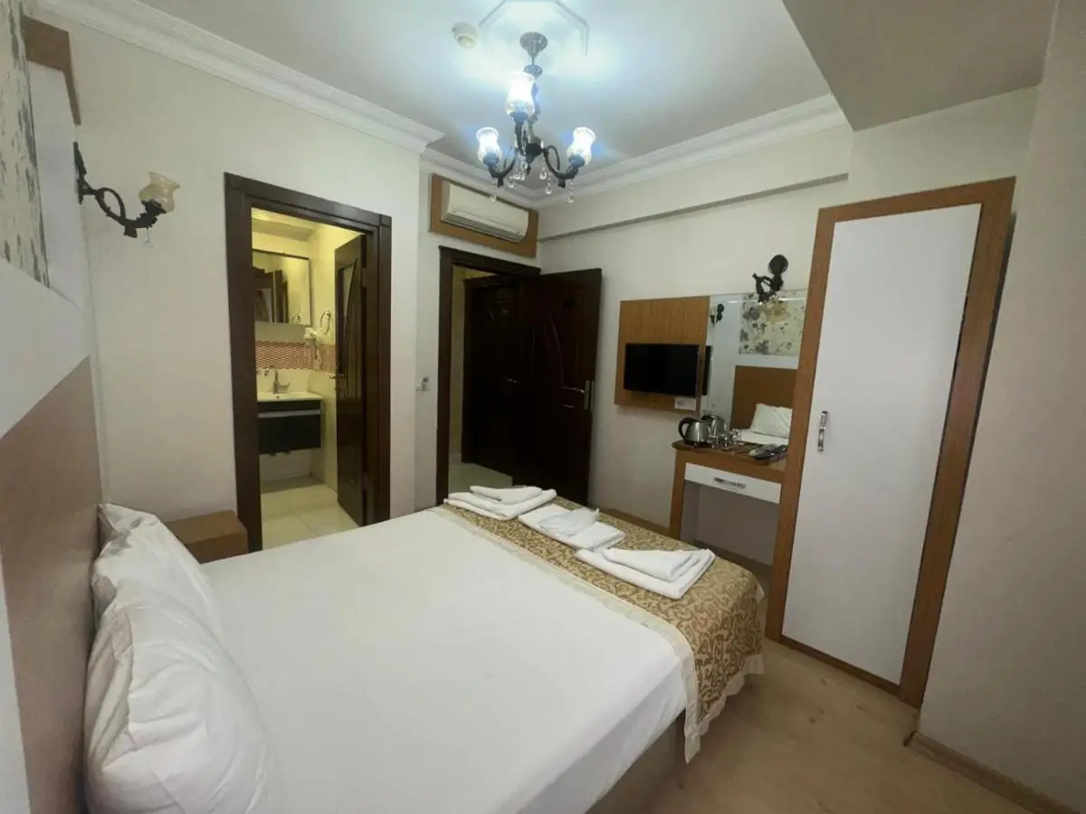 Raimond Hotel