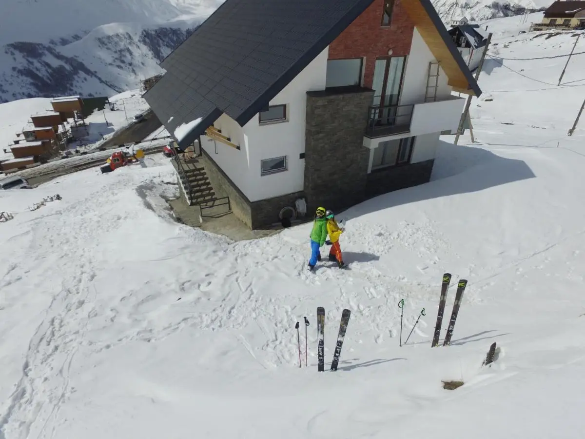 Mountain Cricket Chalets and Apartments Gudauri