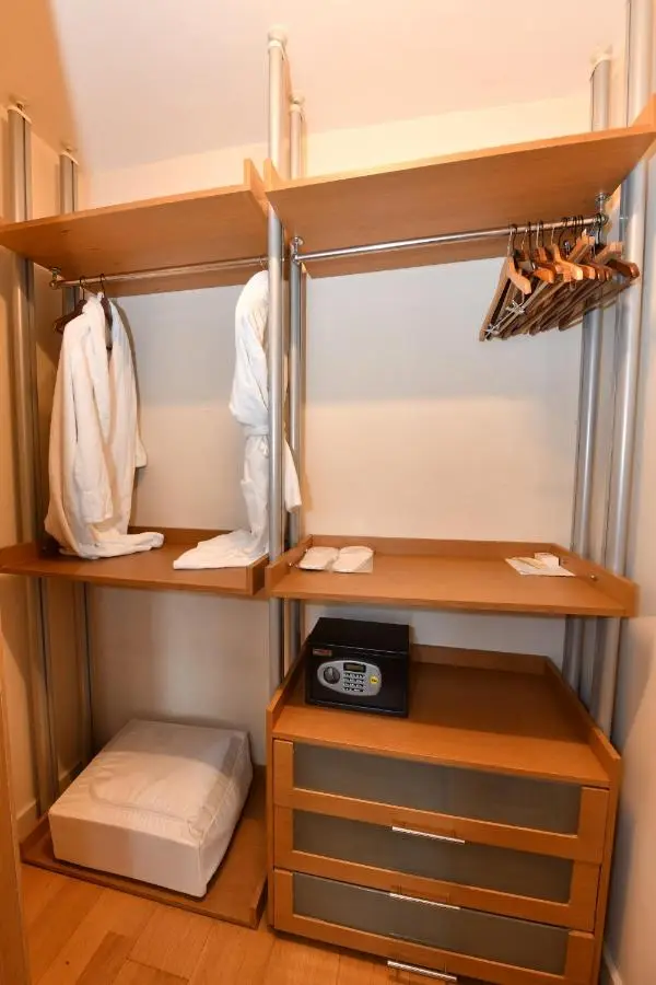 Ansen Hotel and Suites