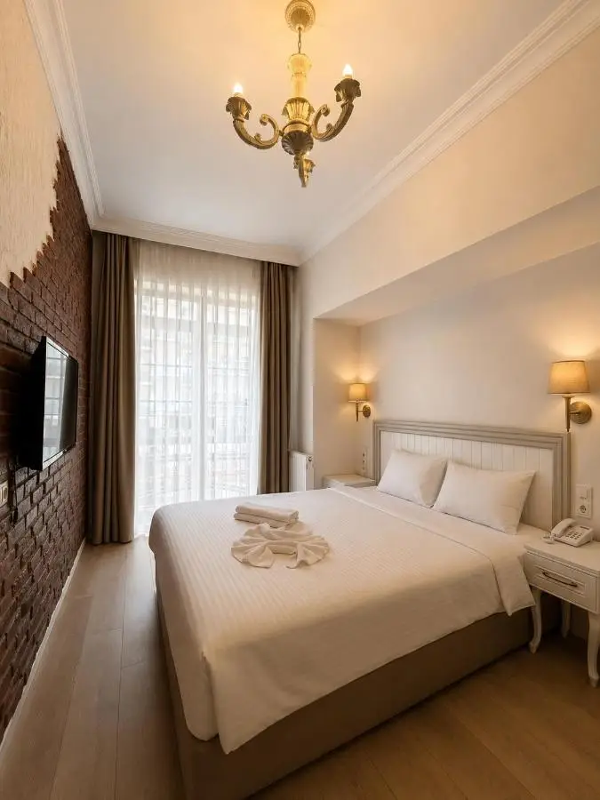 Royal Garden Suite and Hotel