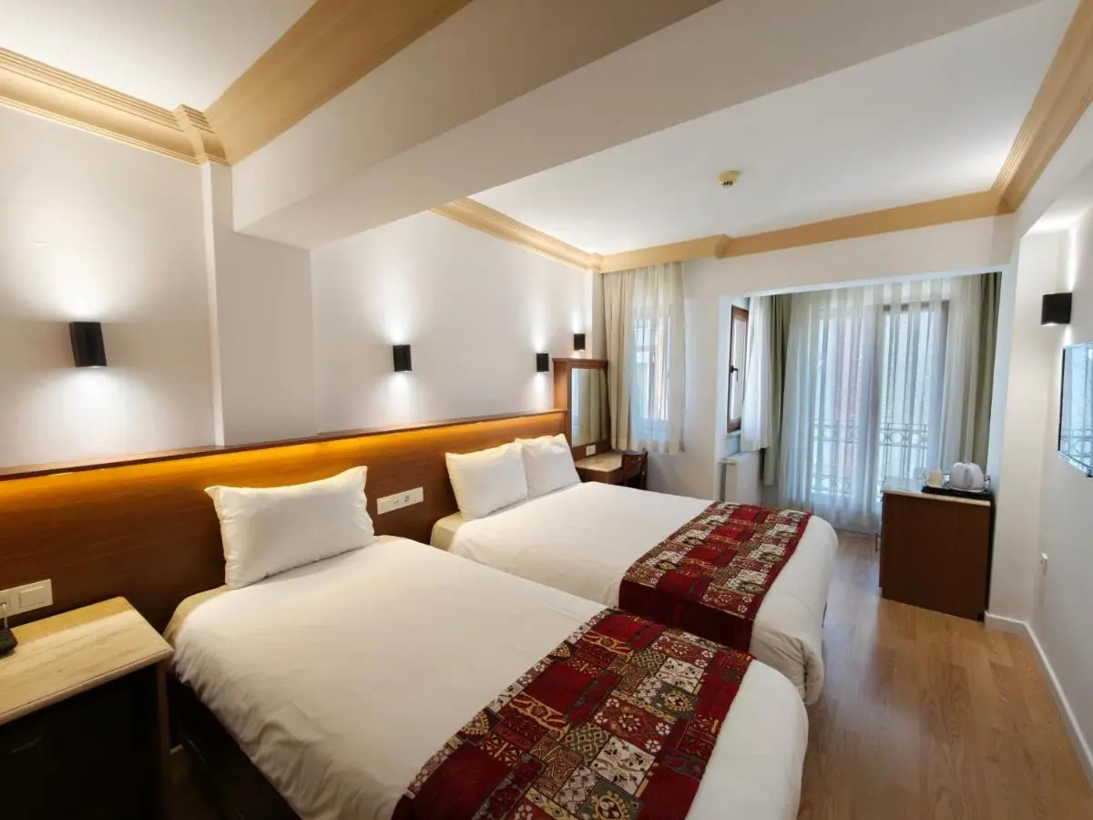 Grand Peninsula Hotel