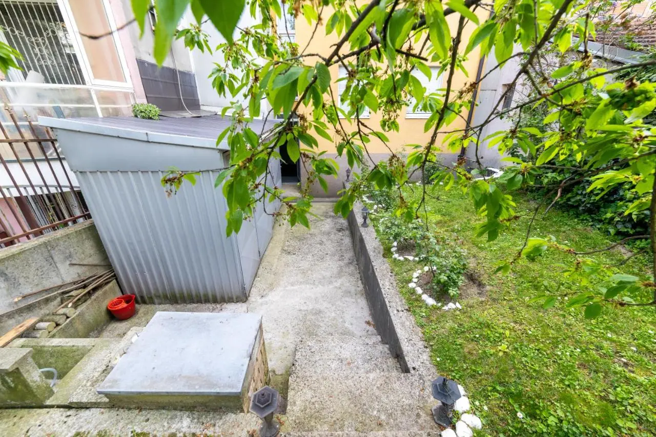 CityCenter Cekalusa Two bedroom Apartment with garden