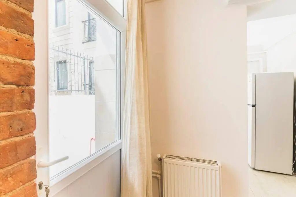 Beautiful 2BR House w/AC 400meters Taksim Square