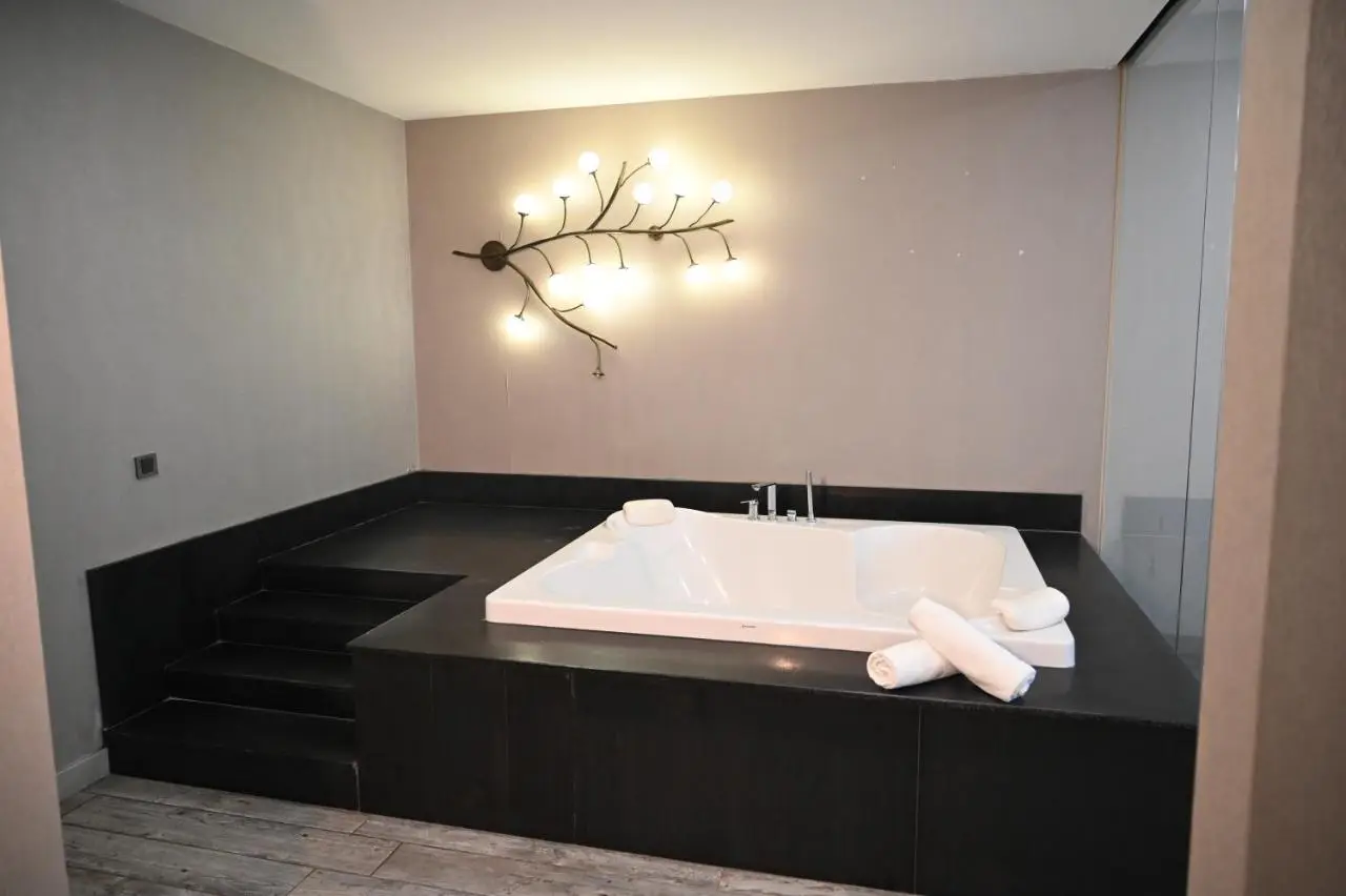 Agora Suites