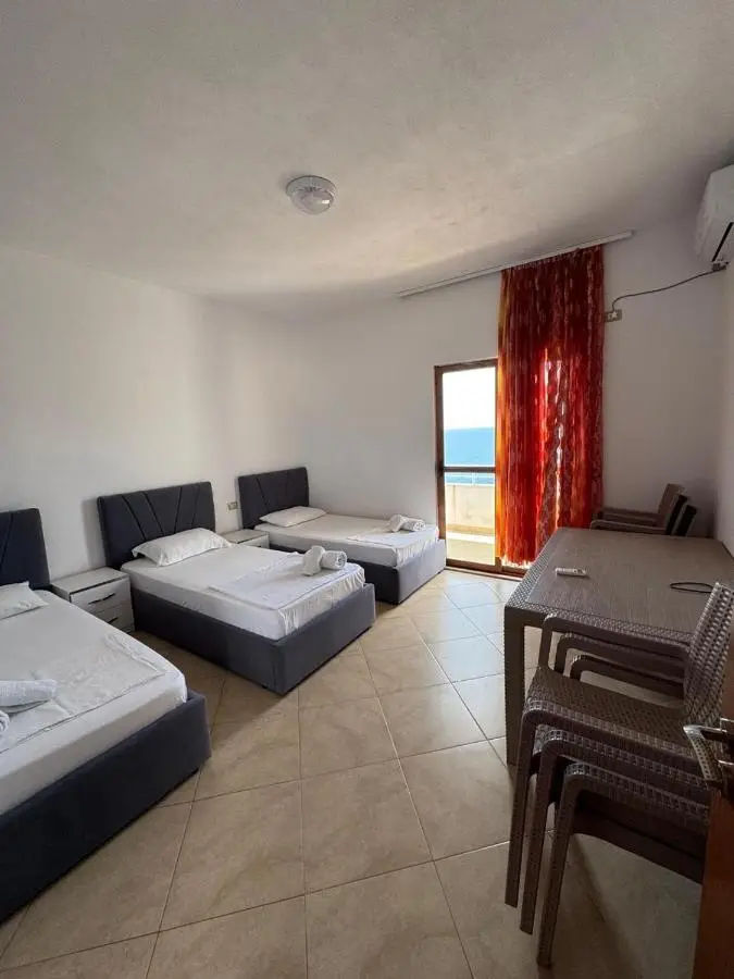 Redi's Seaview Apartments