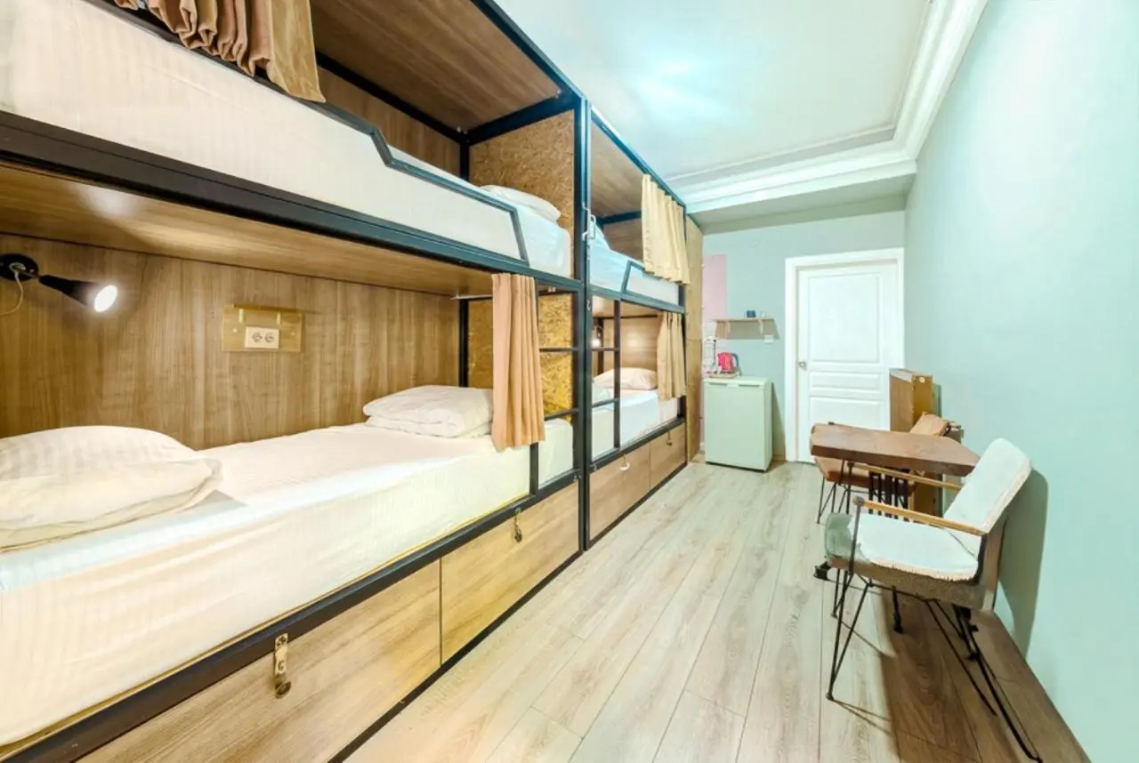 YOLO Hostel