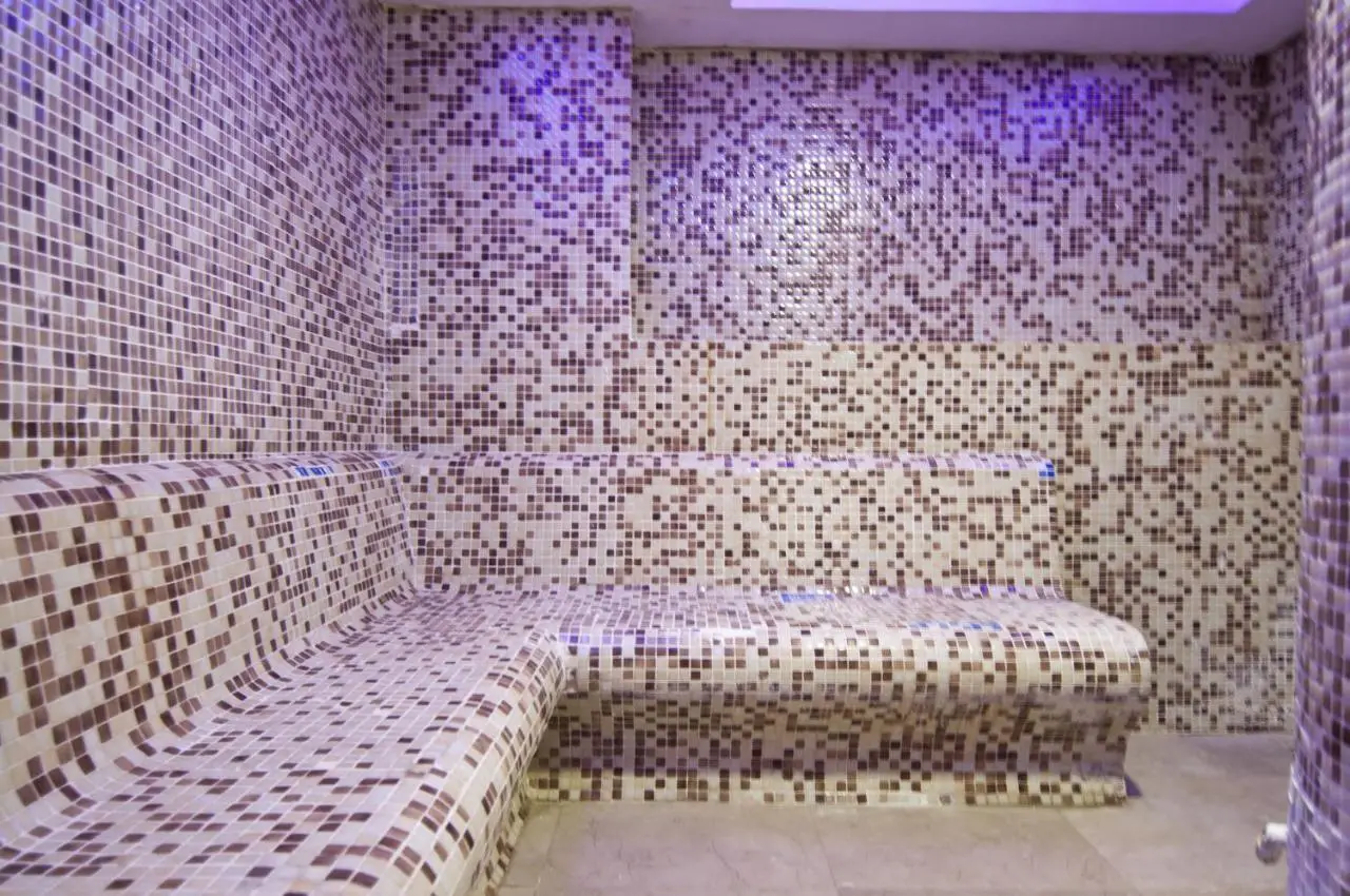Glorious Hotel