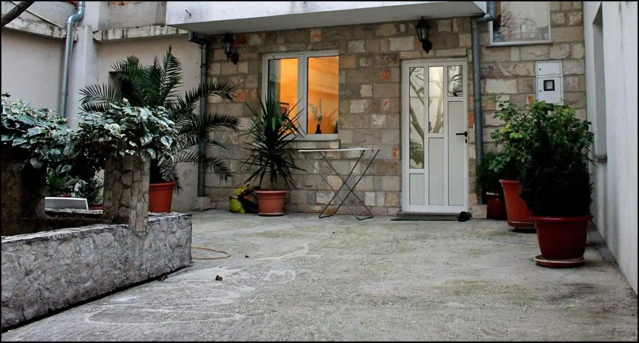 Guest House Mirza