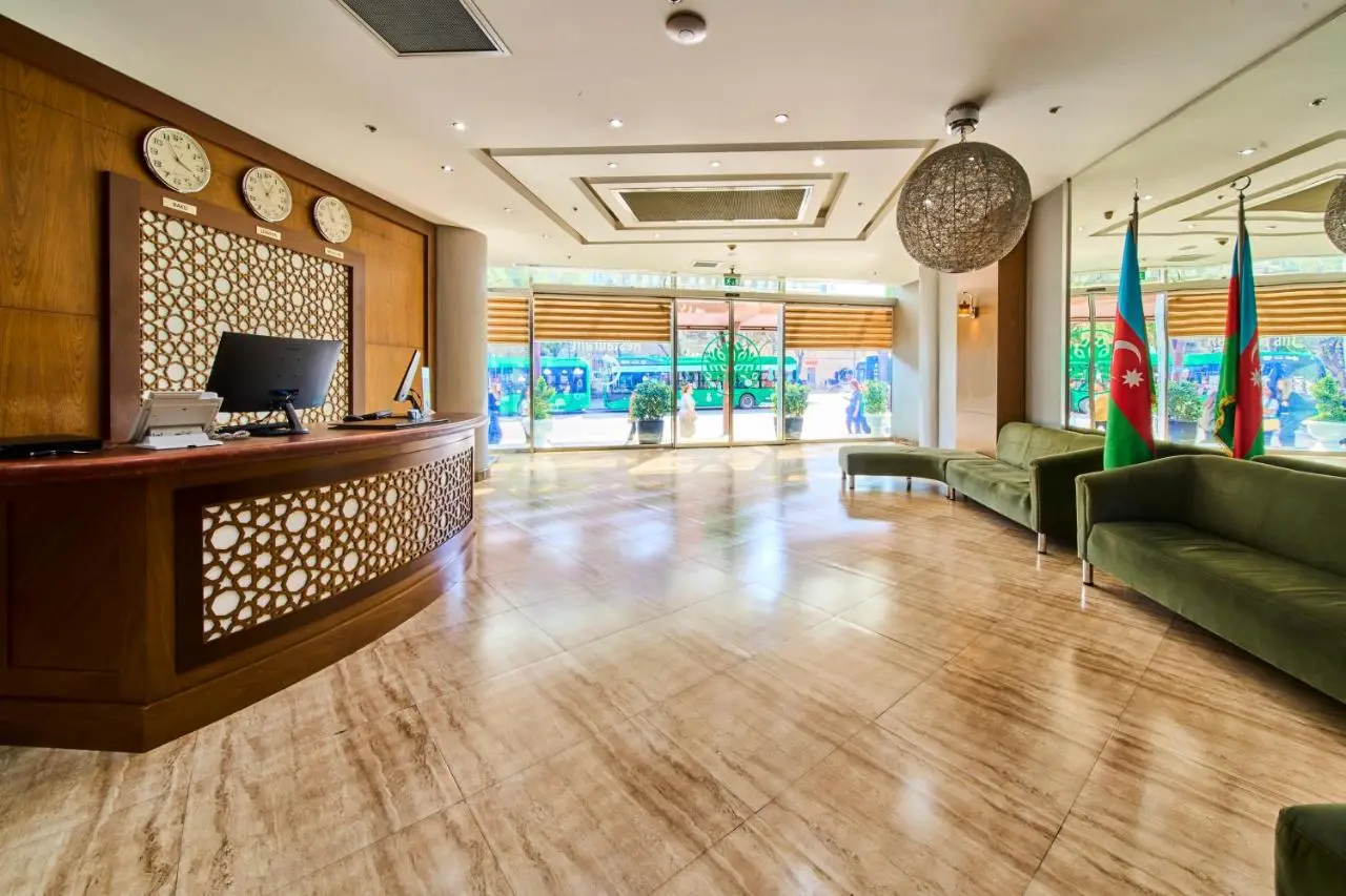 Parkside Hotel & Apartments