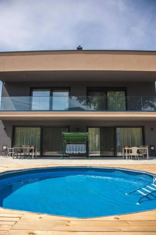 Lohovo Villa Bukva
