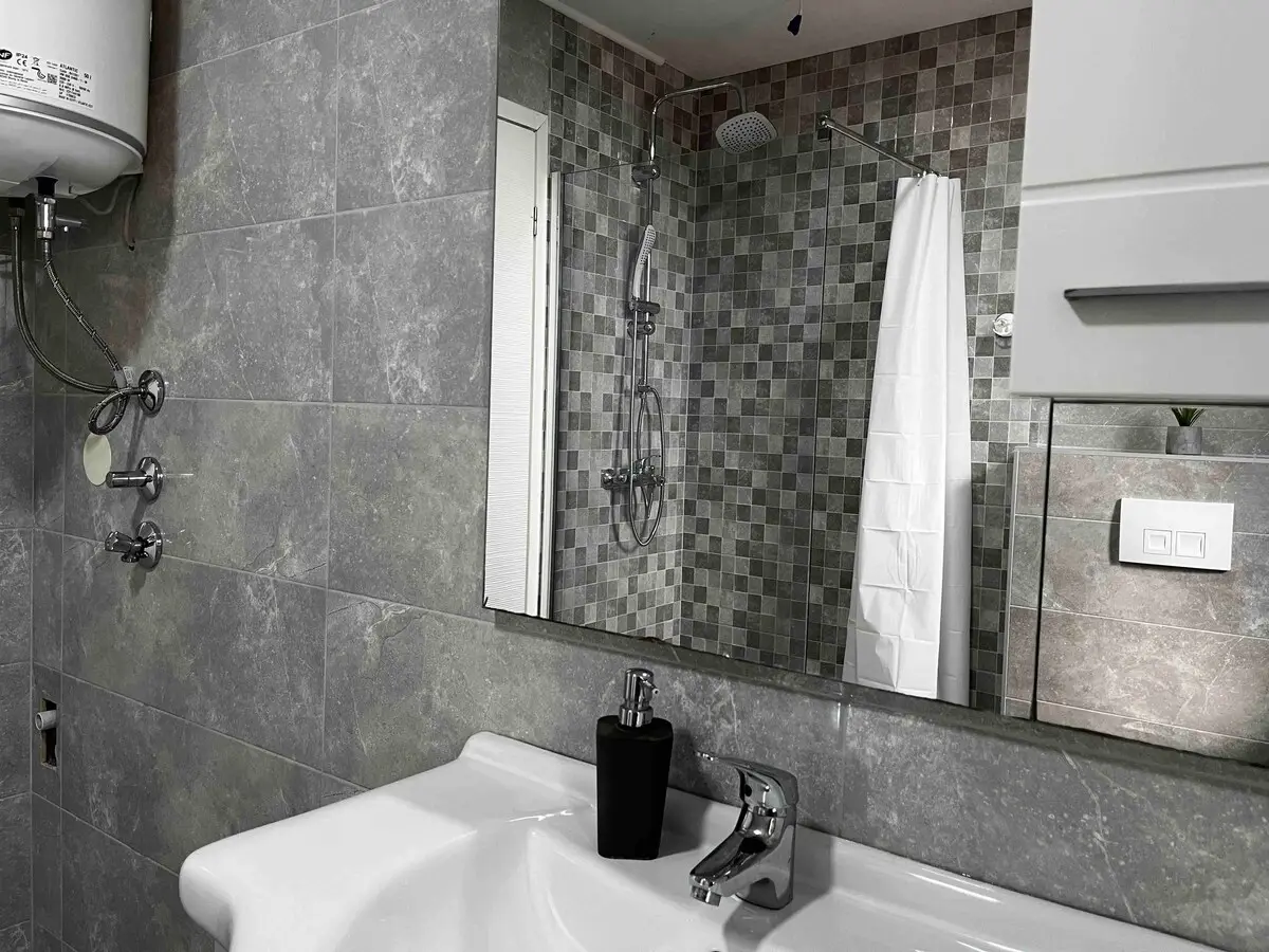 Big room(2beds), balcony,Wi-Fi & parking