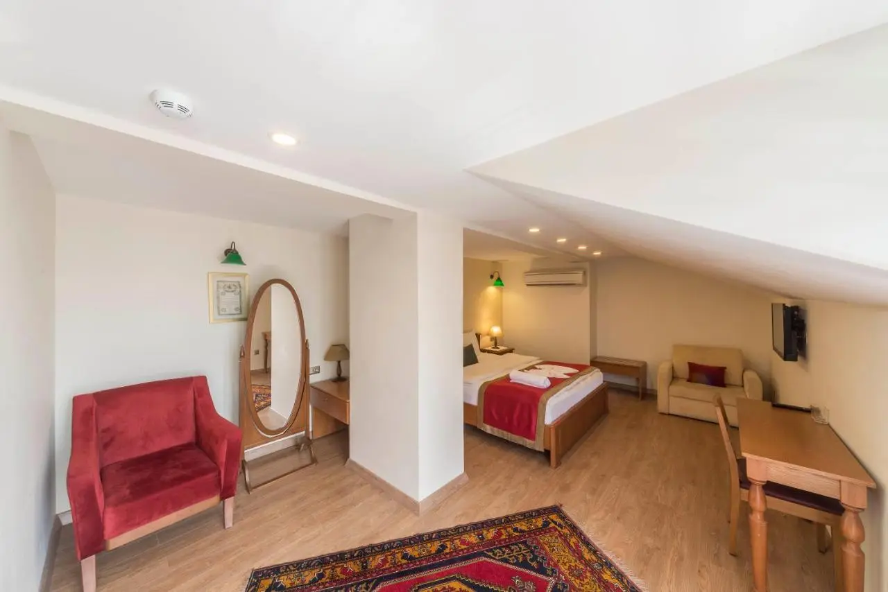 Lalinn Hotel