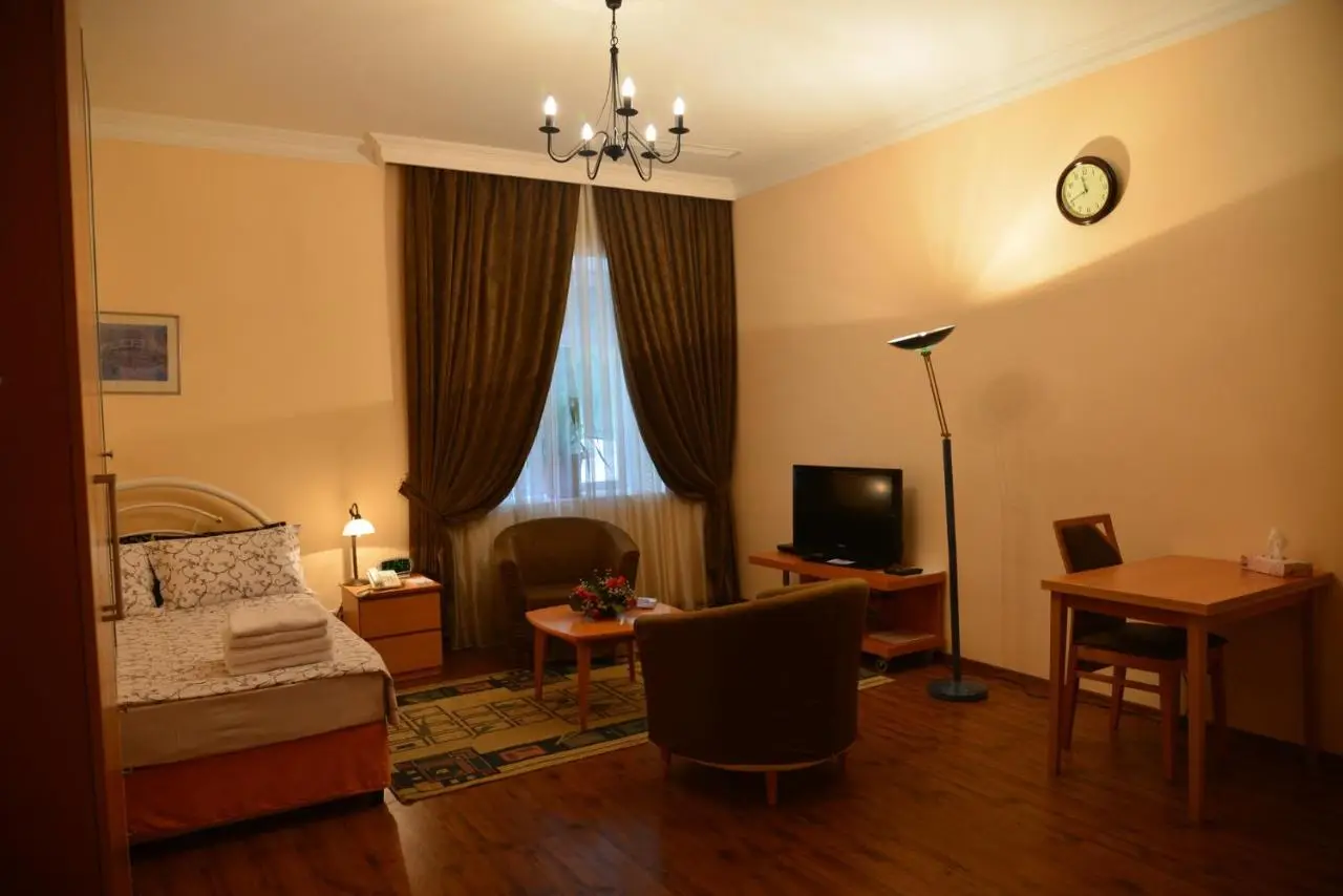 City Mansion ApartHotel