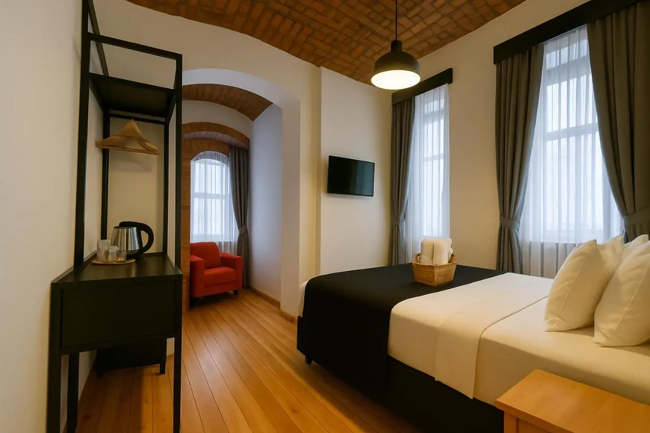 Taksim Istiklal Street Kamilbey Hotel