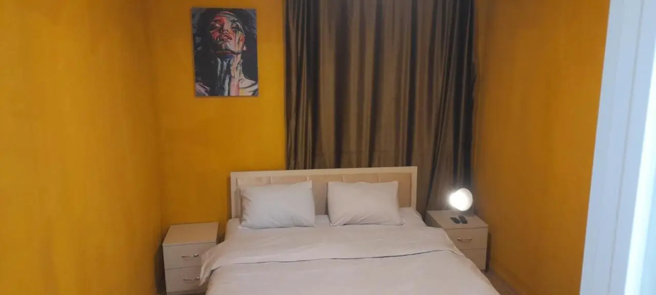 Baku Express Guest House - PRIVATE rooms with SHARED bathrooms