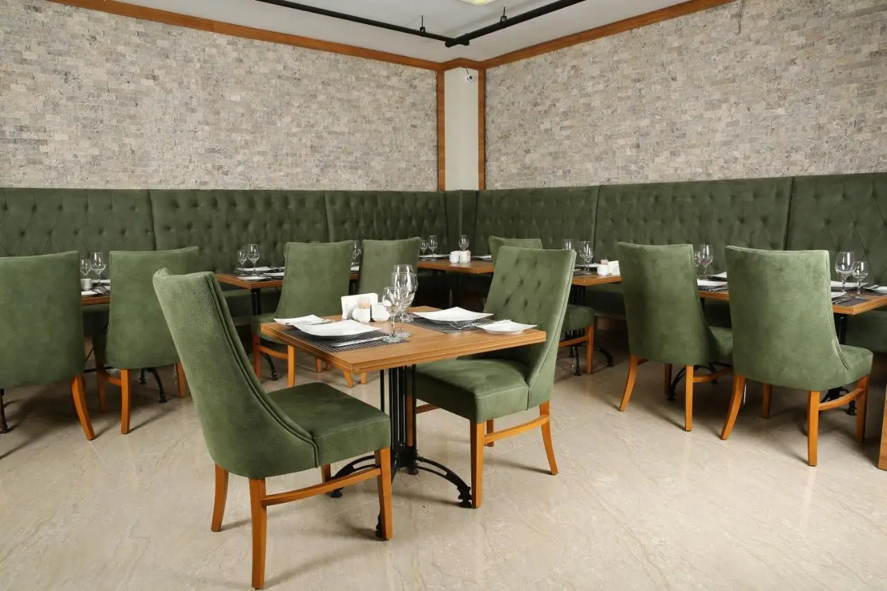 Golden Lounge Hotel