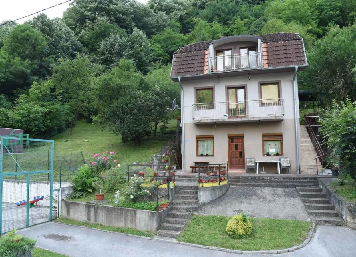 Guesthouse Ema