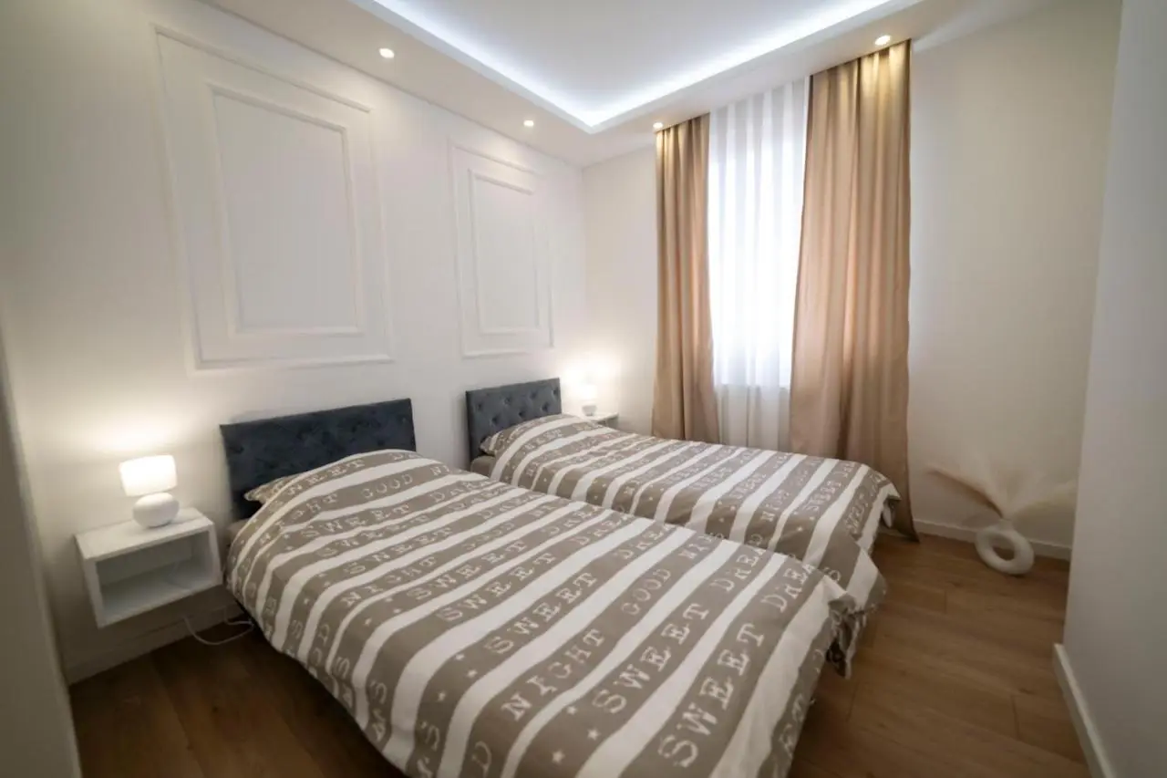 Apartment Premium Deny