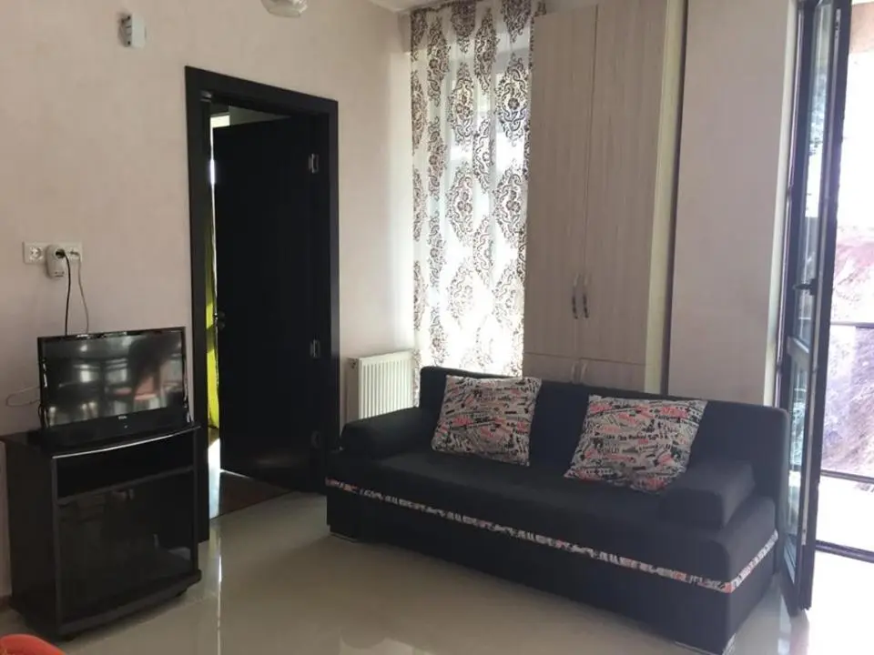 Apart 516 Bobline