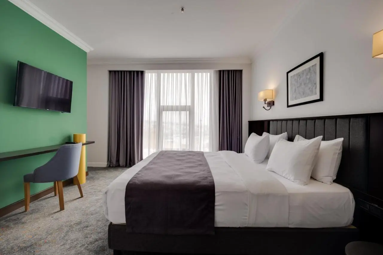 Pine Astoria Hotel