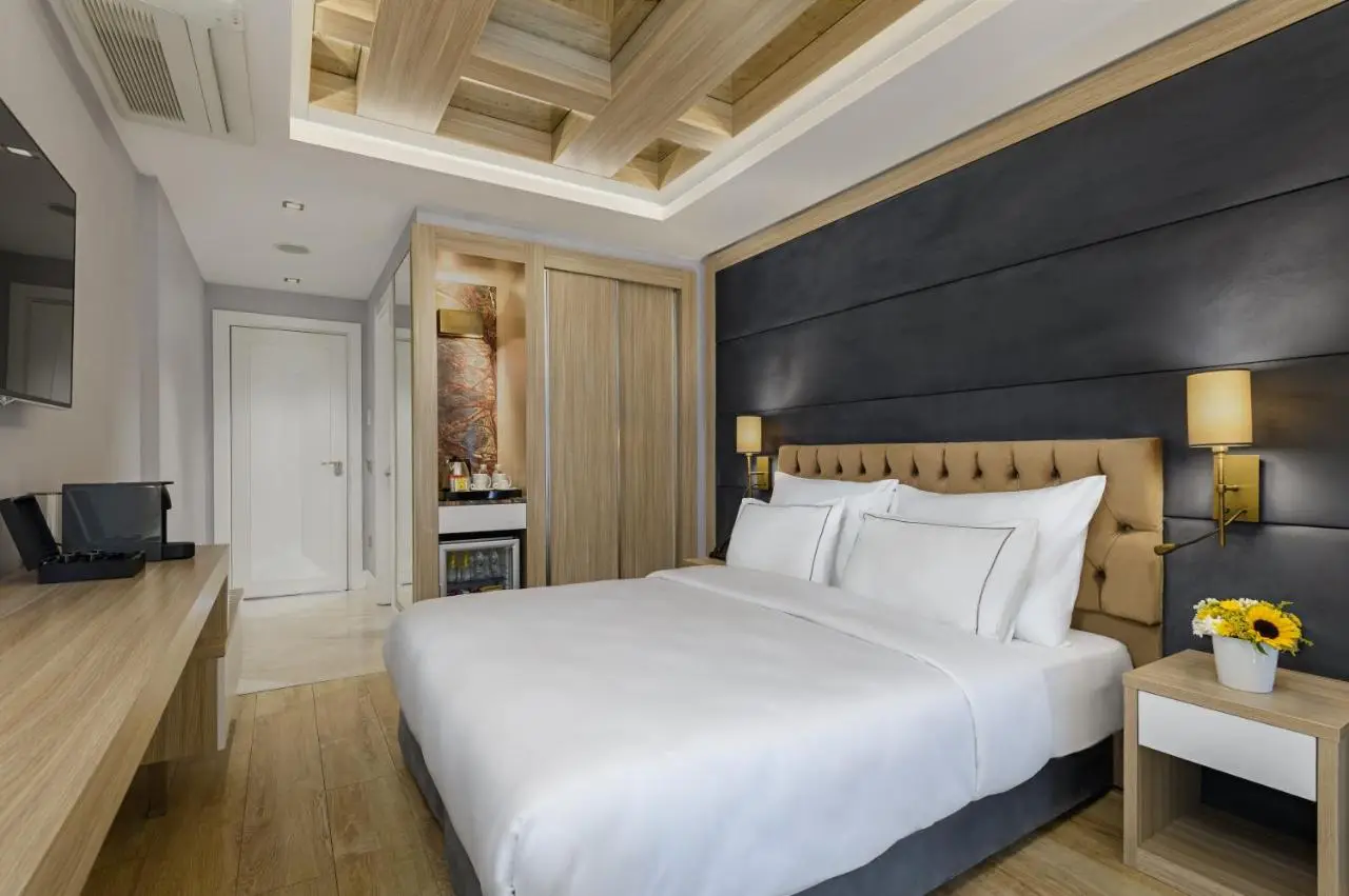 Gleam Bomonti Hotel