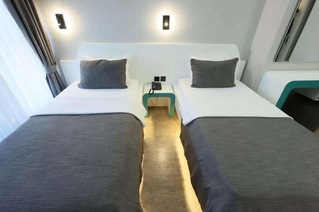 Midis Otel