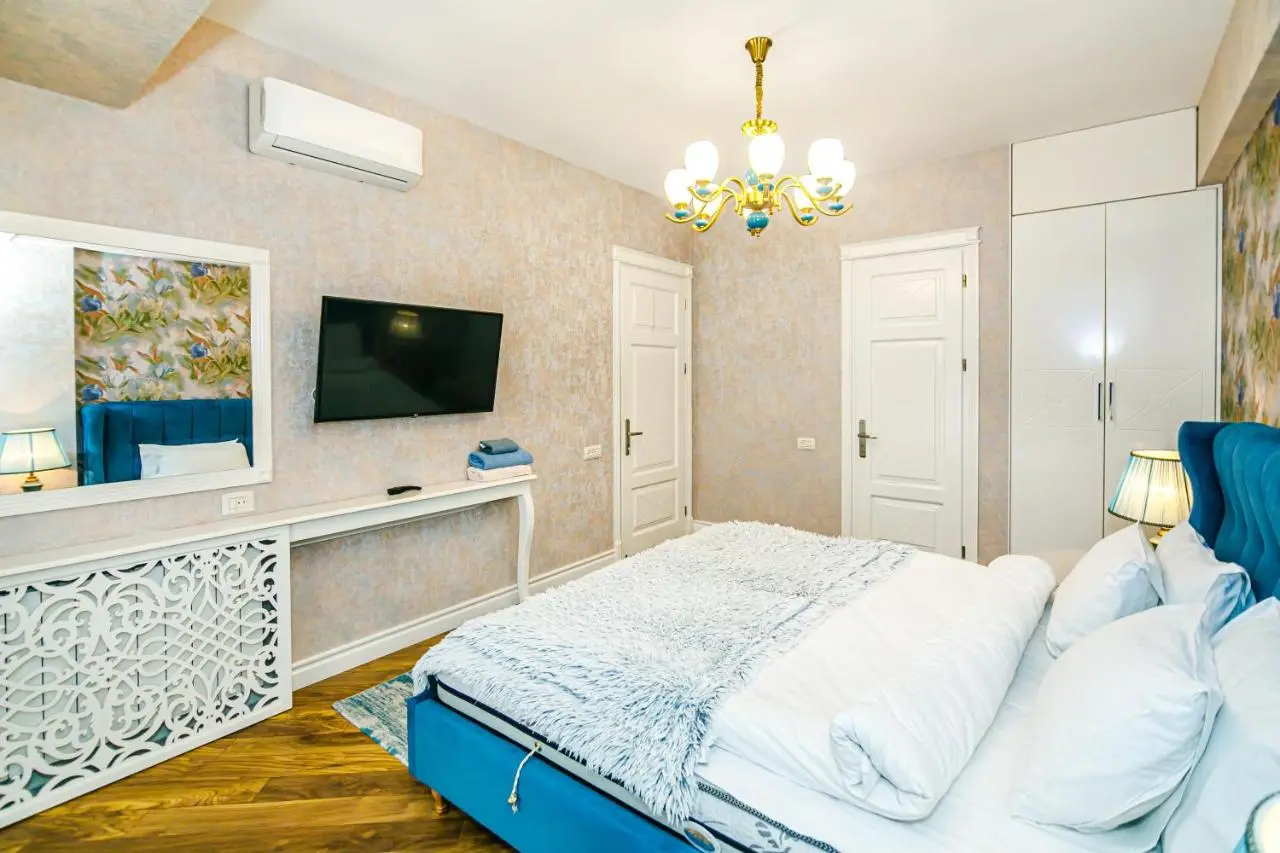 CRYSTAL Luxury Apartment on BAKU