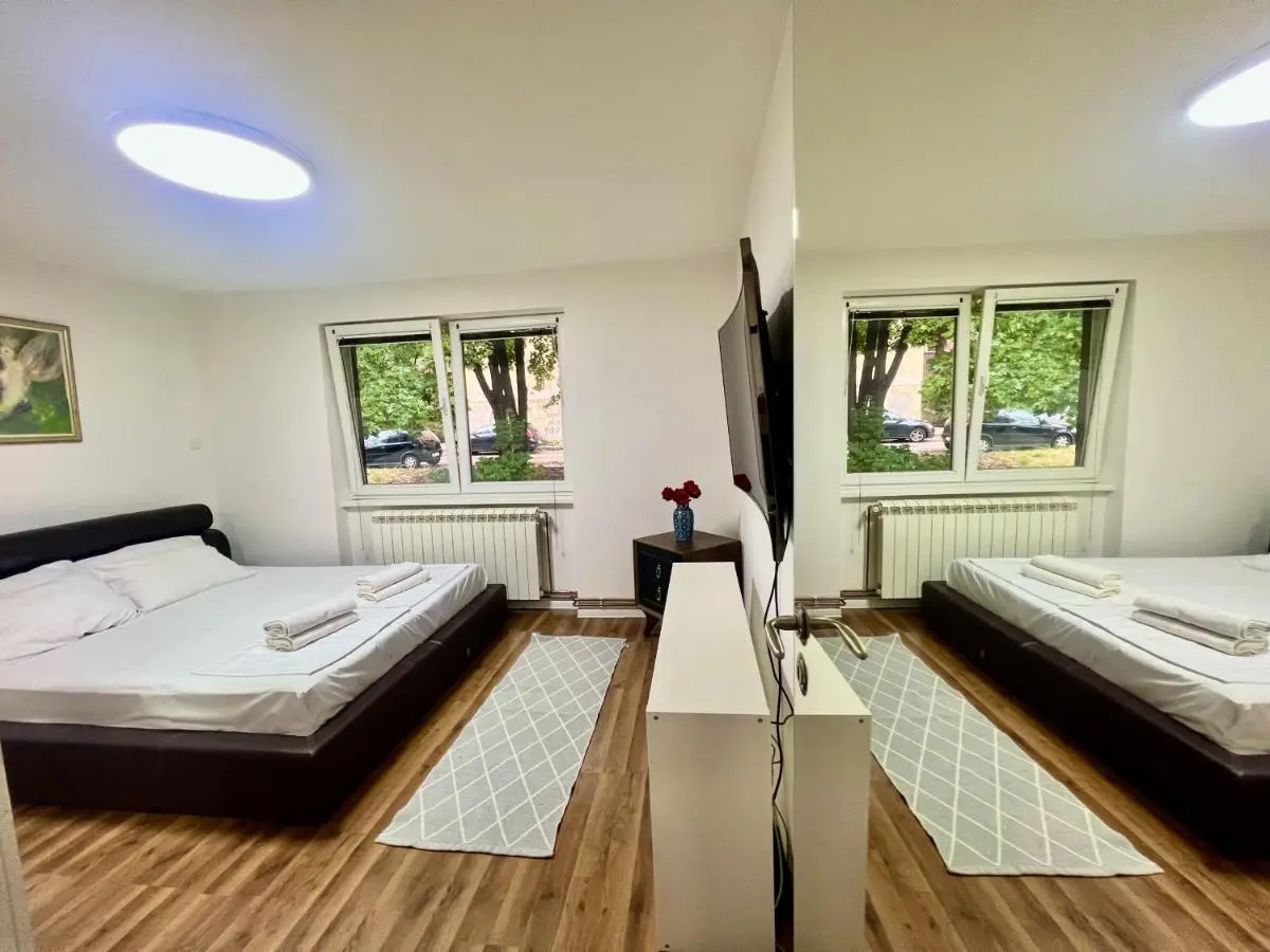 Spacious Two-Bedroom Apartment with Free Parking