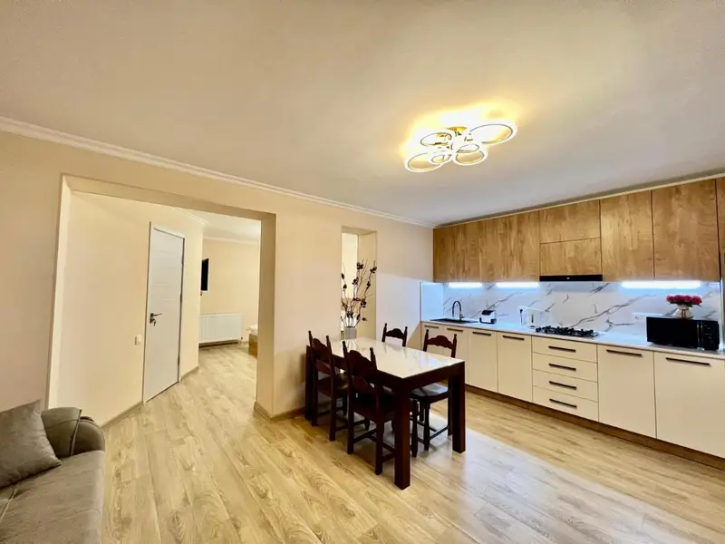 APARTMENT #27
