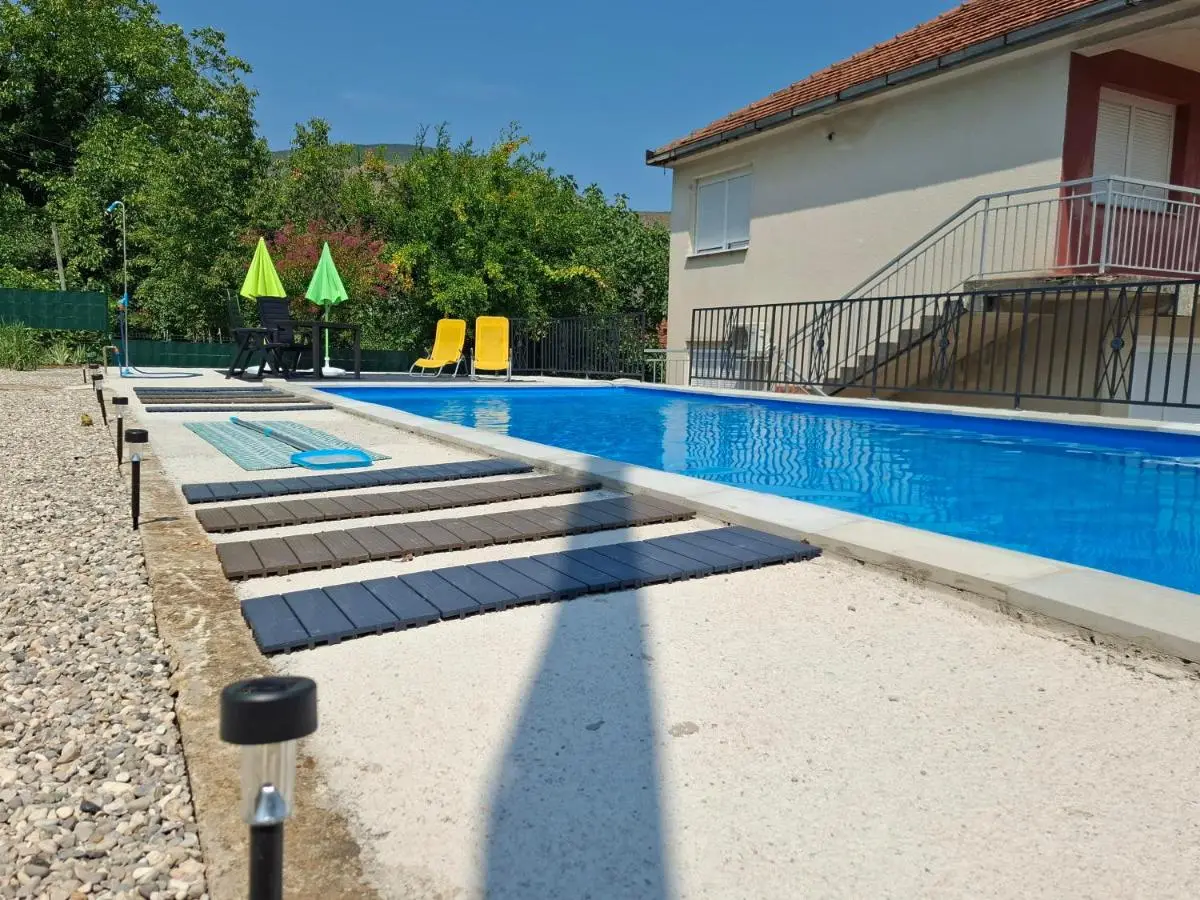 Apartman ZORA s bazenom sa slanom vodom - nova sezona!