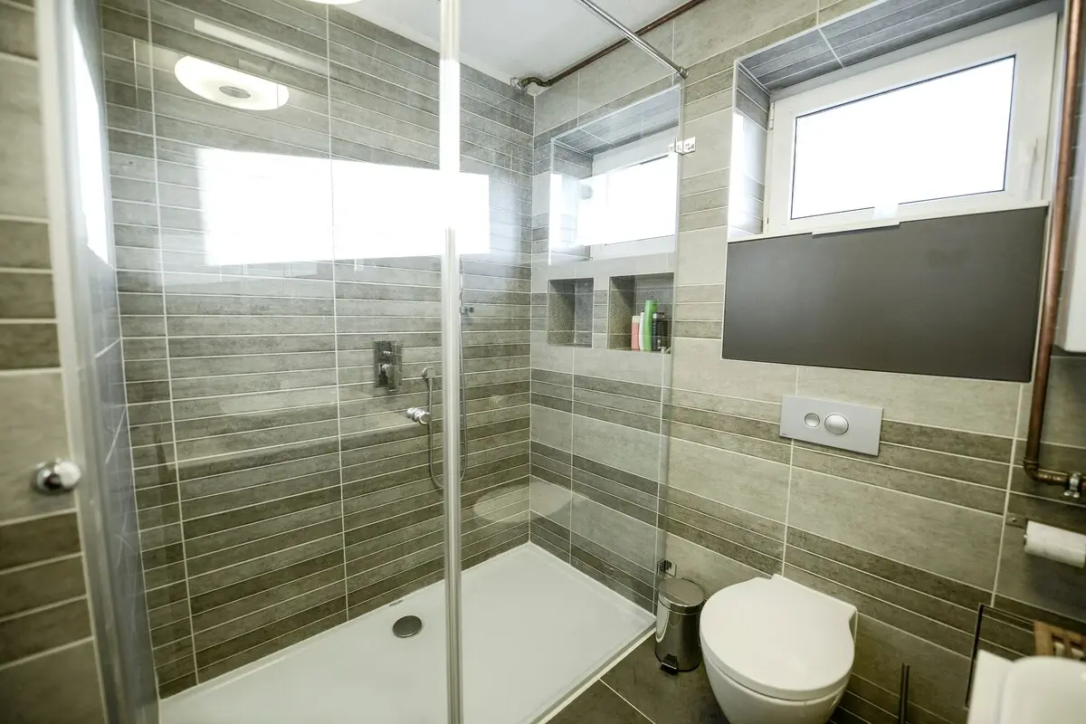 Top location penthouse apt.