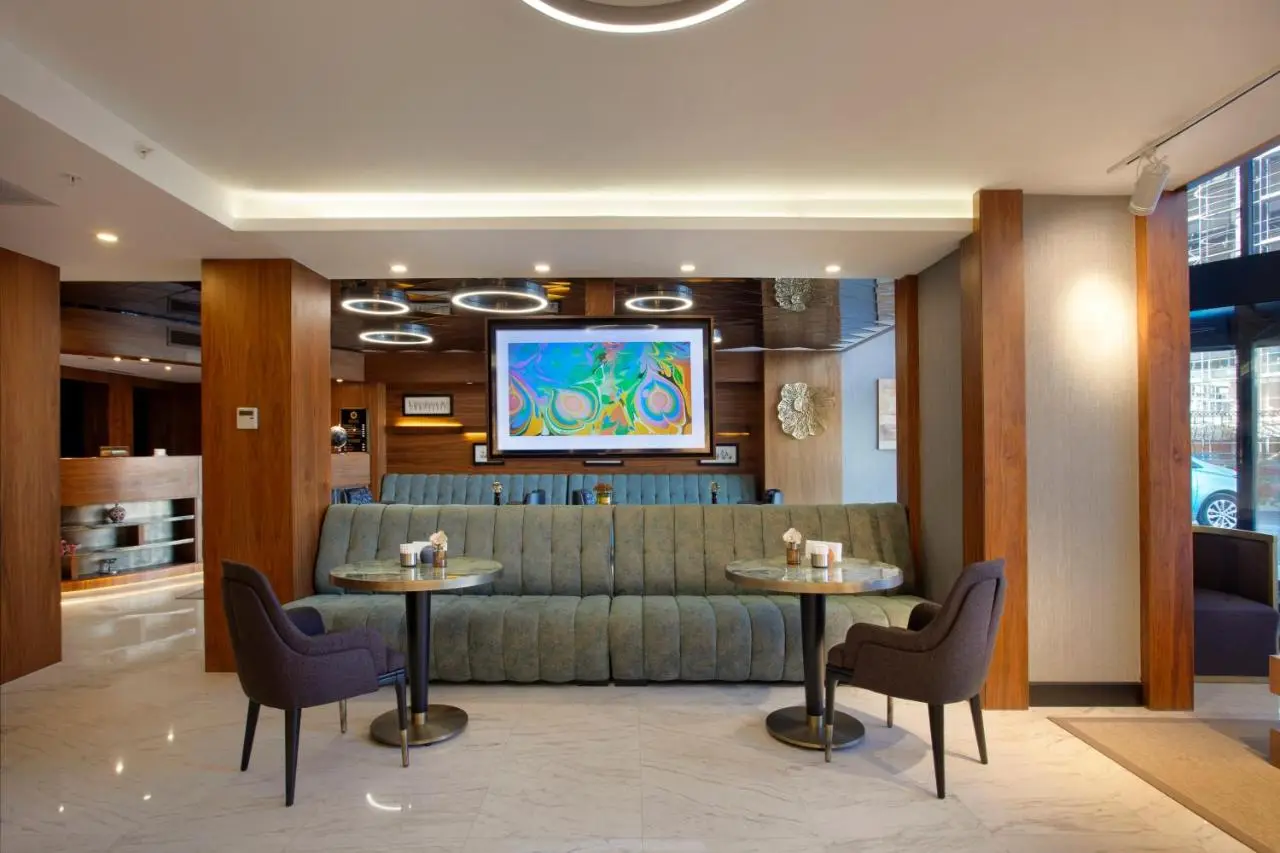 İzz Hotel Koşuyolu