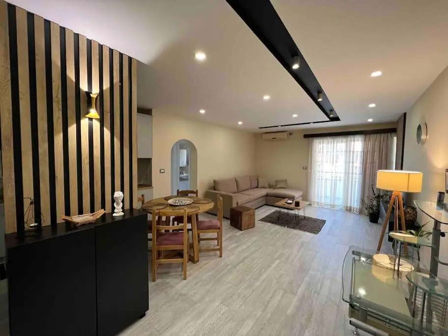 Tirana Apt near Lake & Blloku Area