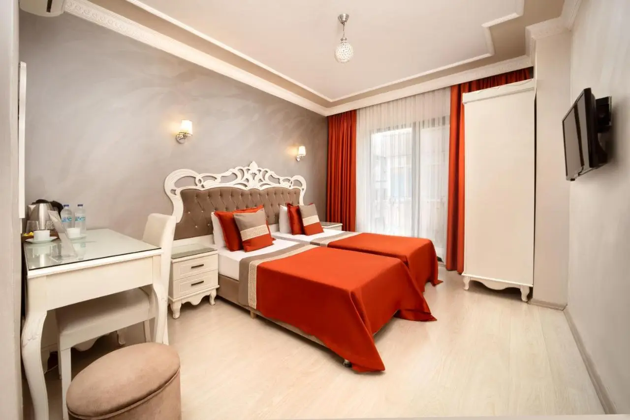Deluxe Newport Hotel - Old City