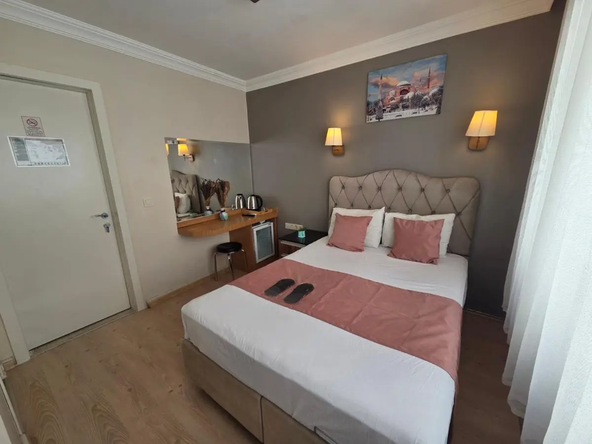 TAKSİM LİFE HOUSE