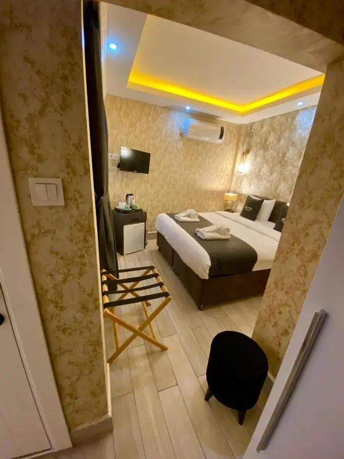 Honey Hotel