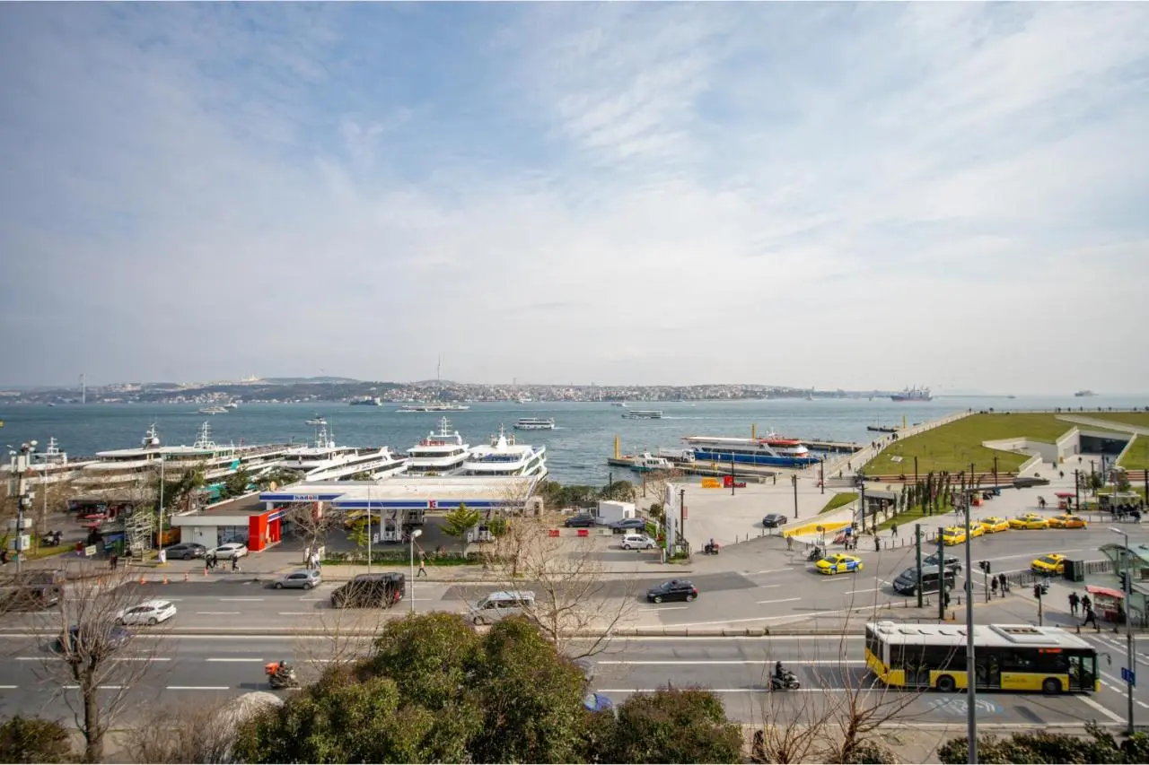 Bosphorus View 3BR in Kabataş