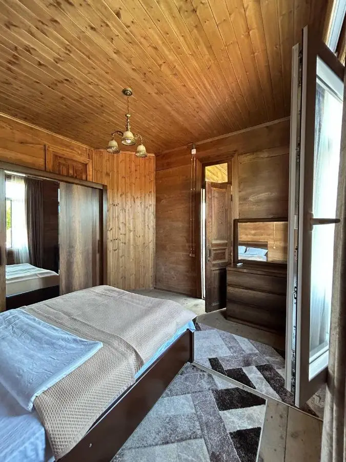 Villa Obcha - Whispering Vines Guesthouse