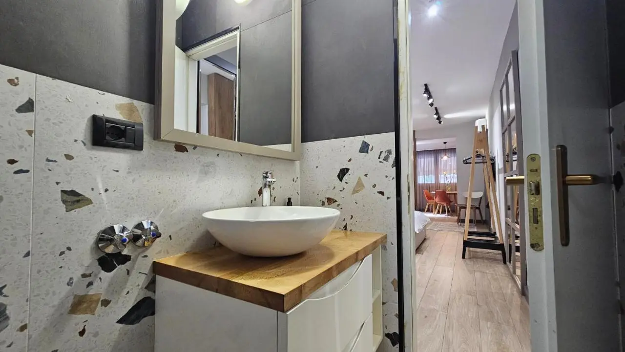 TAM Center Studio Apartment Next To Blloku No1