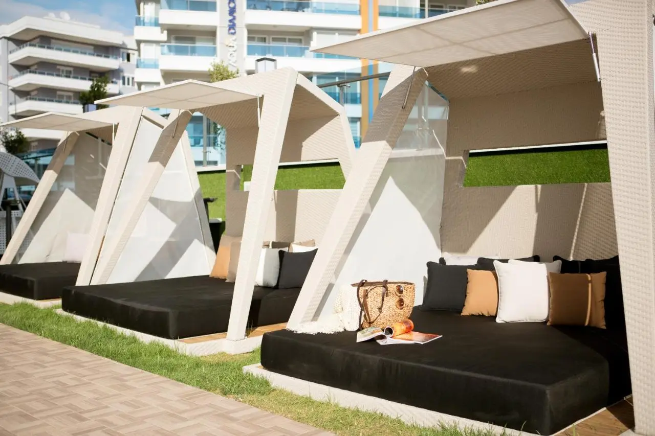 Sunprime C-Lounge - Adult Only
