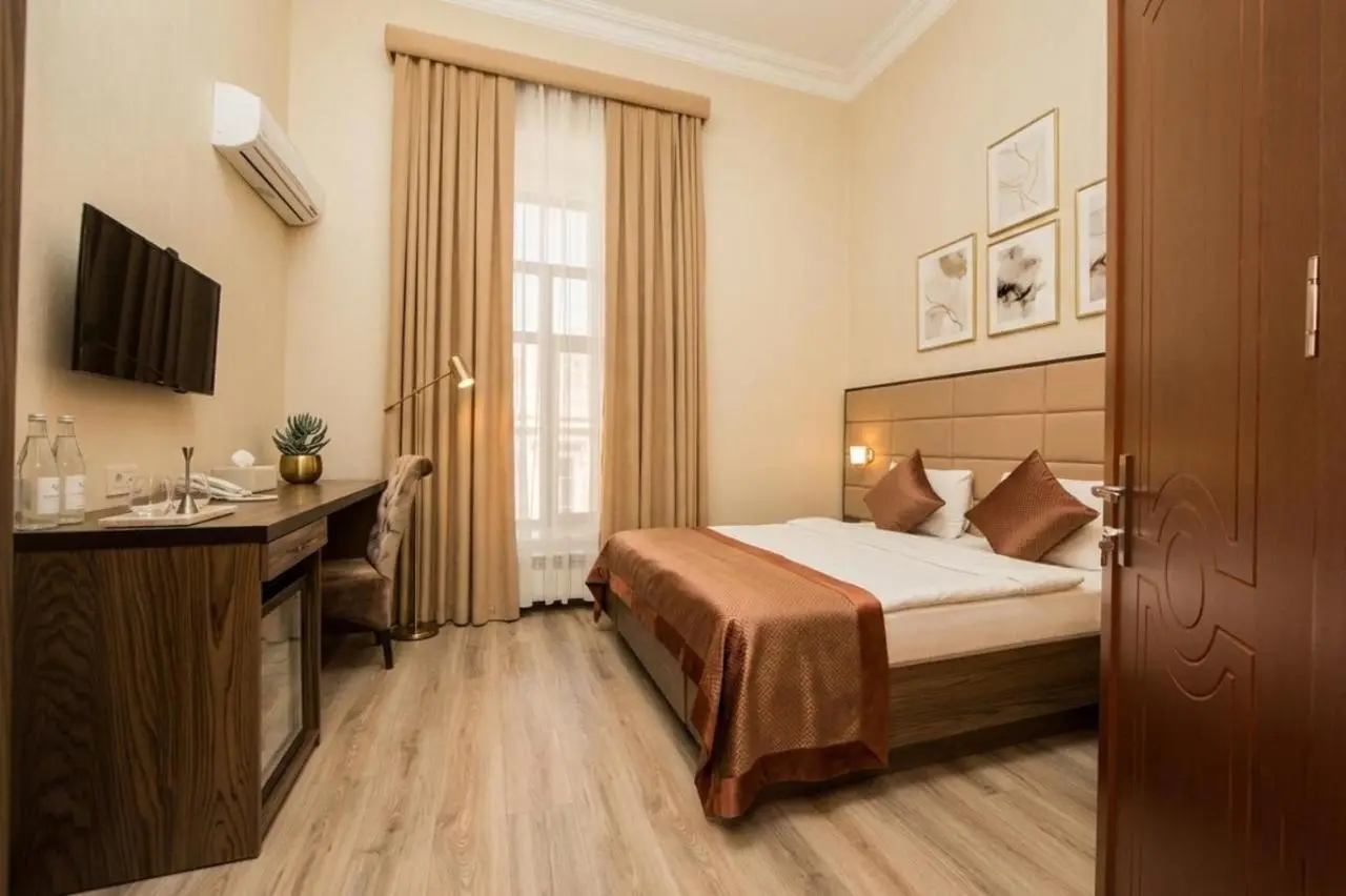 Passage Hotel & Apartments