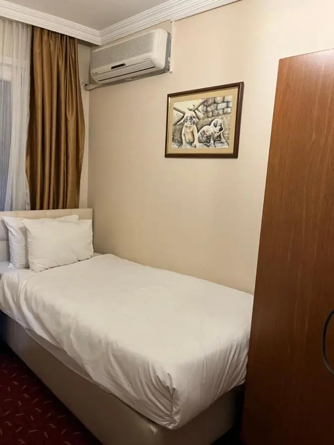 Paris Hotel