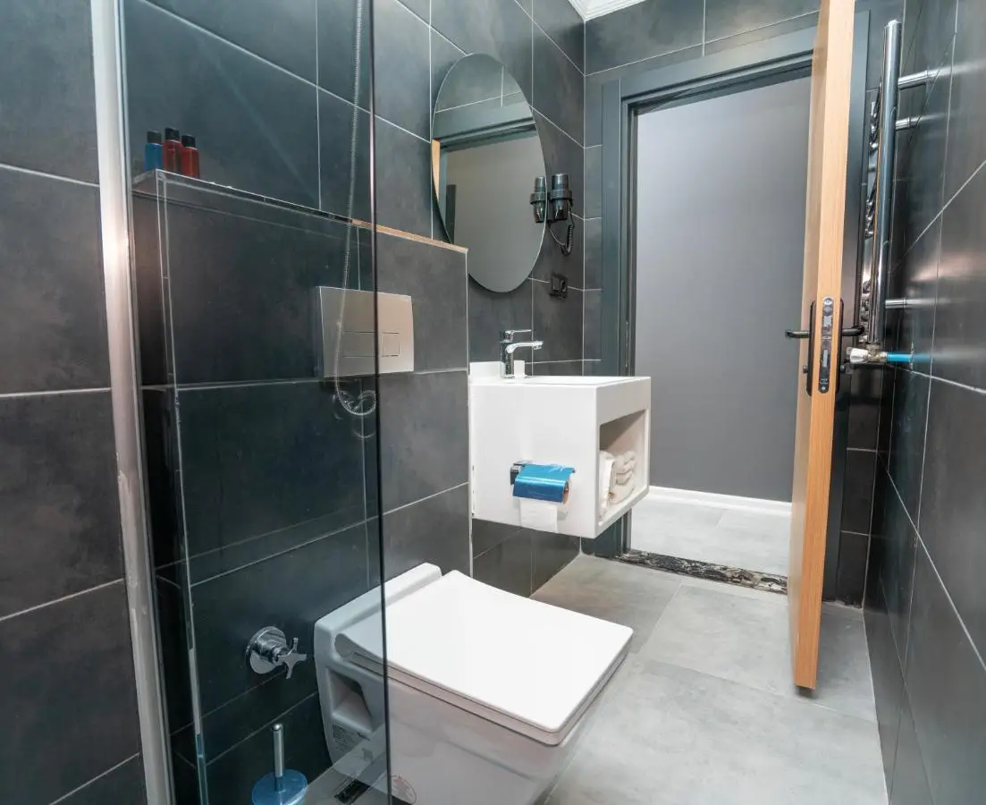 Center Suite